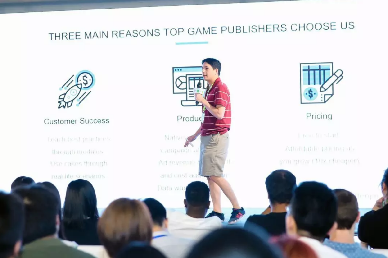 Tenjin CEO ChristopherFarm在会上做分享