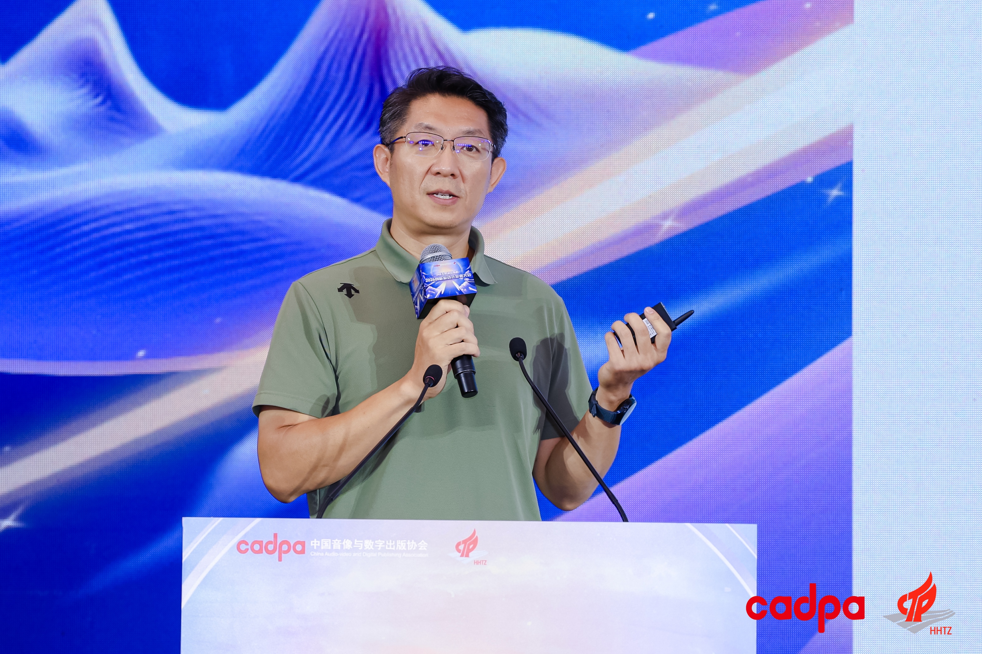 杜彬.jpg 杜彬.jpg